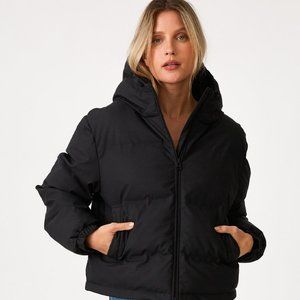 A classic puffer jacket with a cropped length and a matte finish- NWT Size Med